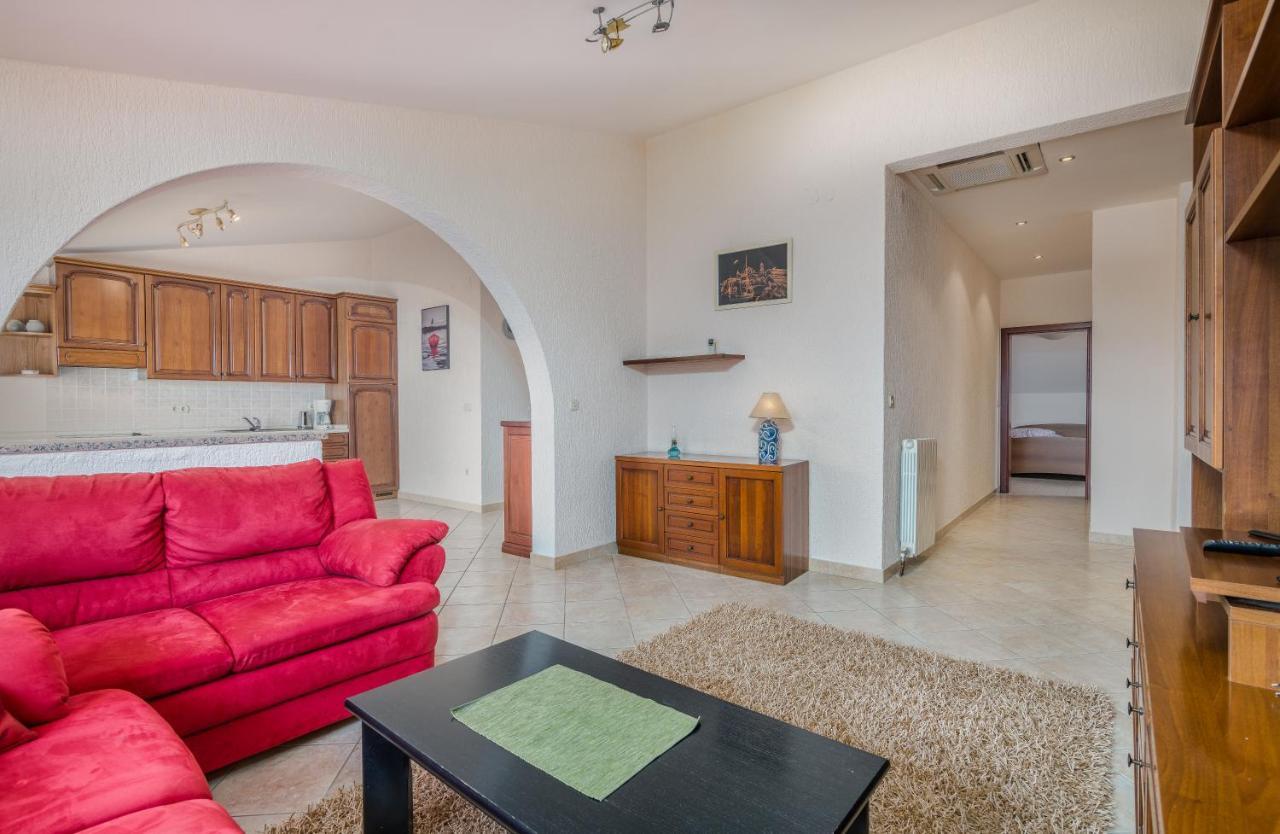 Pansion Dujmovic 1 Apartment Malinska Ngoại thất bức ảnh
