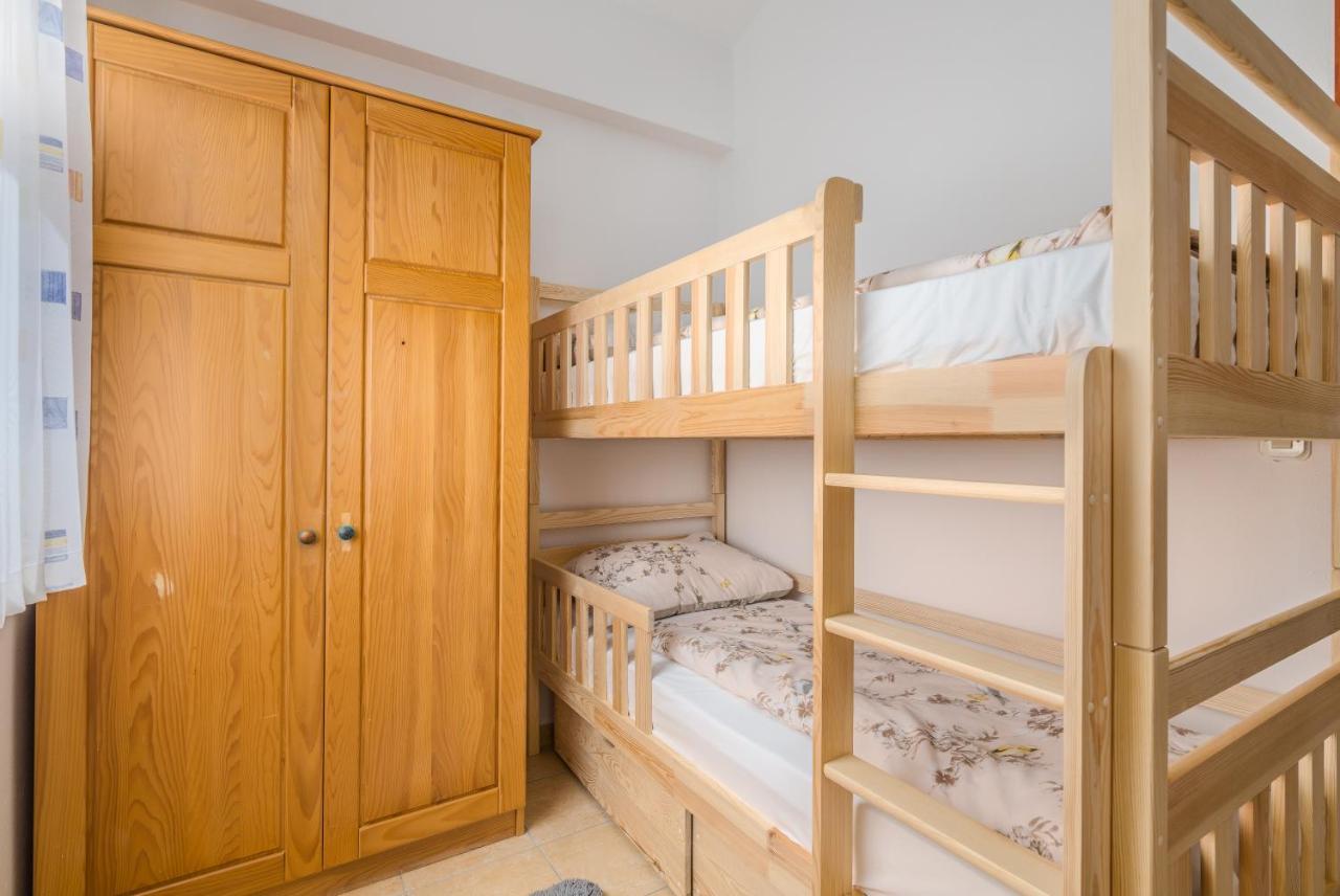 Pansion Dujmovic 1 Apartment Malinska Ngoại thất bức ảnh