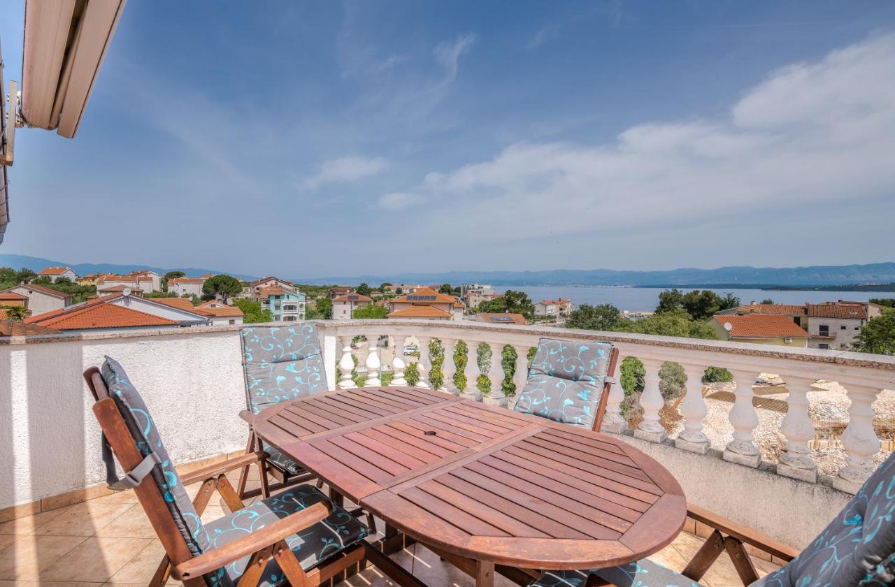Pansion Dujmovic 1 Apartment Malinska Ngoại thất bức ảnh
