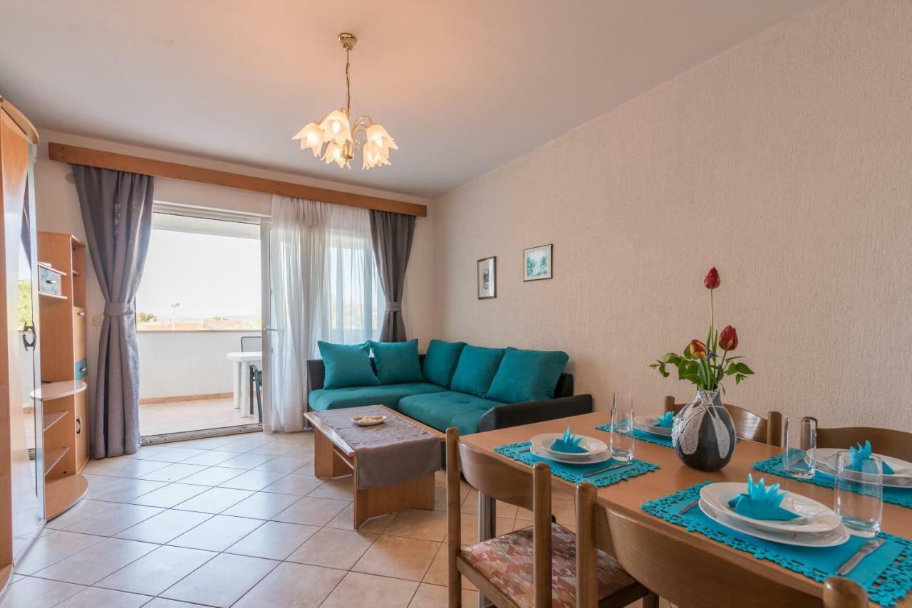 Pansion Dujmovic 1 Apartment Malinska Ngoại thất bức ảnh
