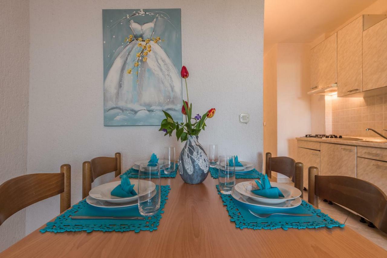 Pansion Dujmovic 1 Apartment Malinska Ngoại thất bức ảnh