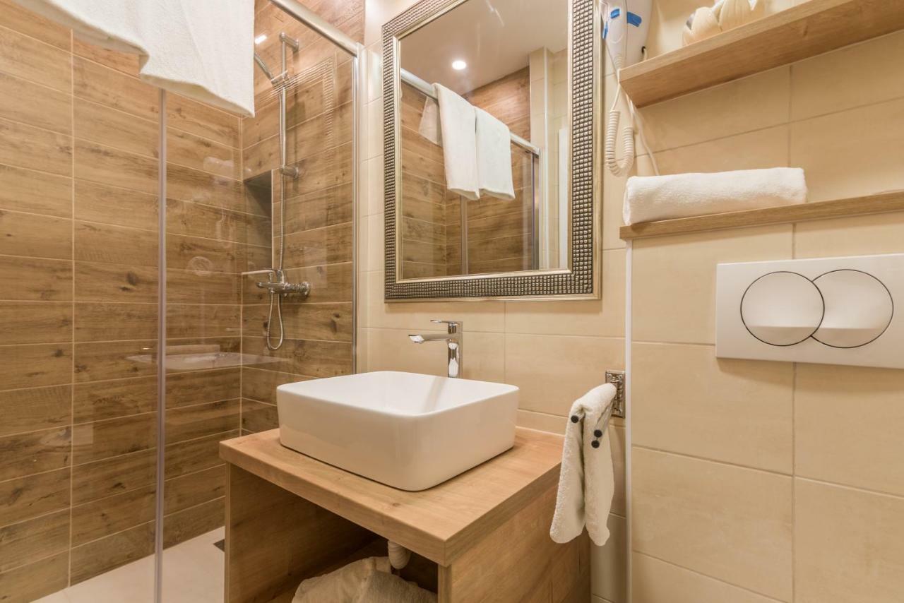 Pansion Dujmovic 1 Apartment Malinska Ngoại thất bức ảnh
