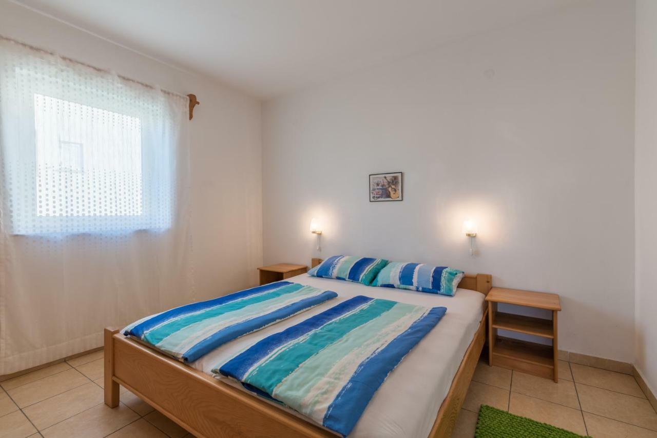 Pansion Dujmovic 1 Apartment Malinska Ngoại thất bức ảnh